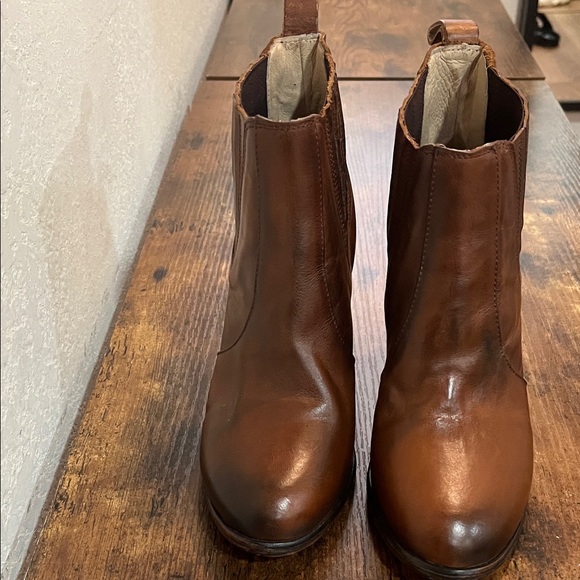 Freebird Chestnut Leather Ankle Booties - Picture 5 of 7